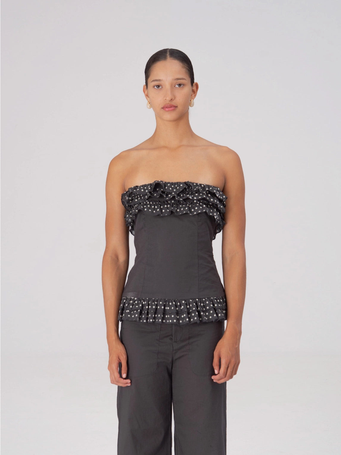 Top gris oscuro con lunares / Disponible en Pre-Order