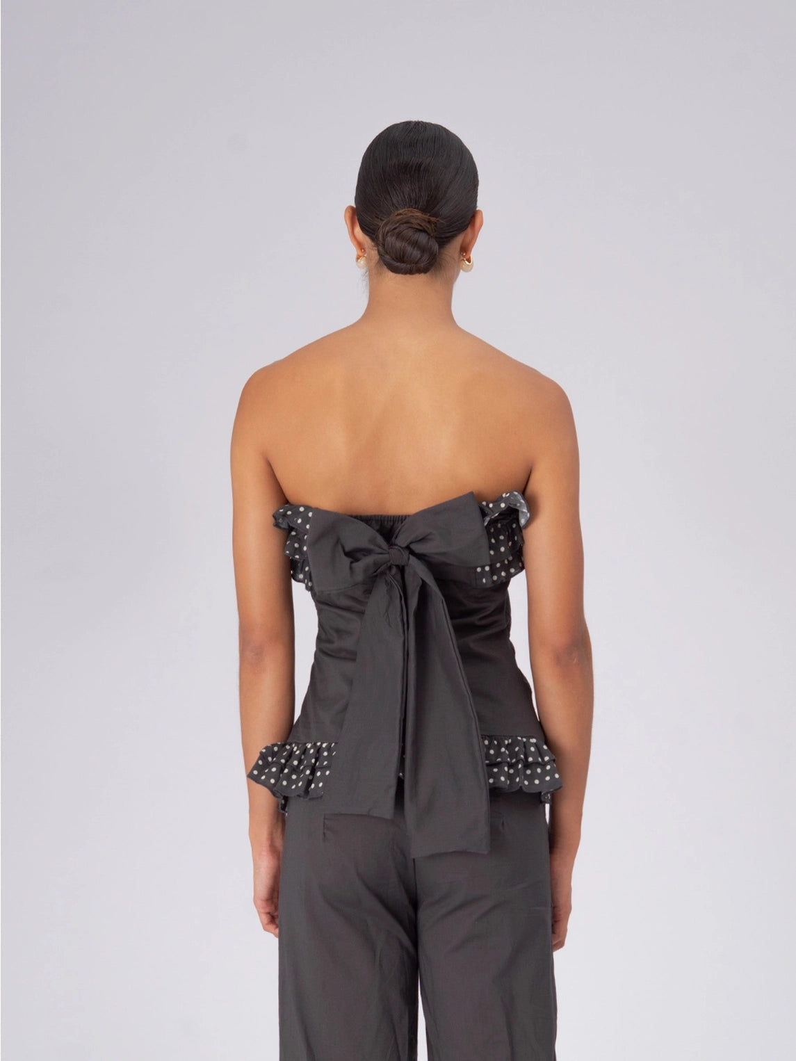 Top gris oscuro con lunares / Disponible en Pre-Order